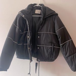 Black puffer ceopped jacket